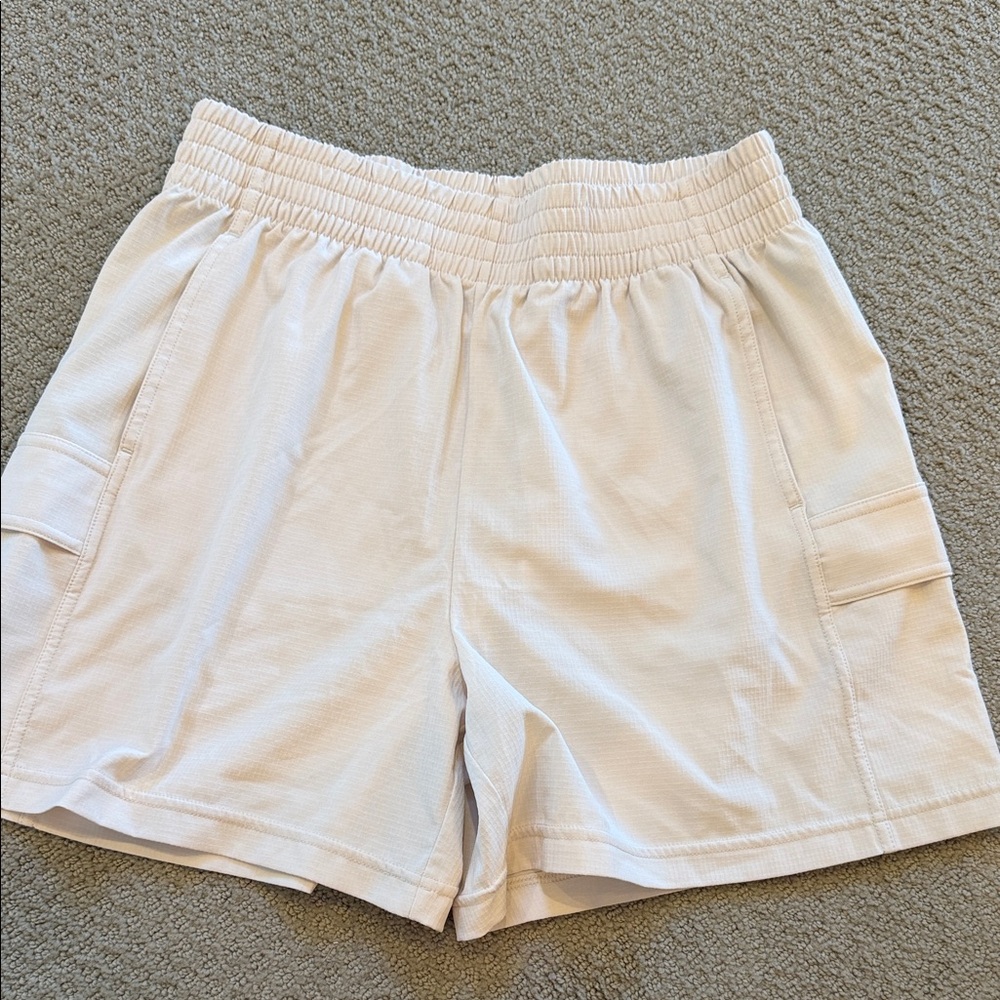 Zella Women's Cream Cargo Shorts